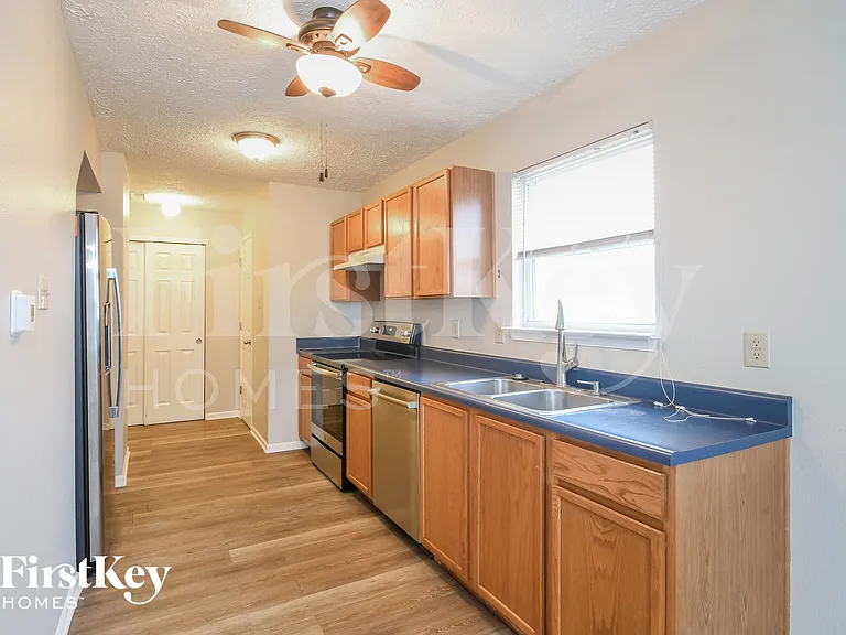 2332 Providence Ct — Photo 5