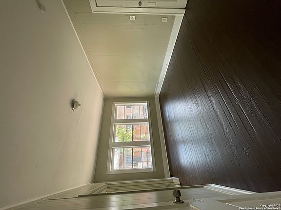 4th image of 2629 E HOUSTON ST