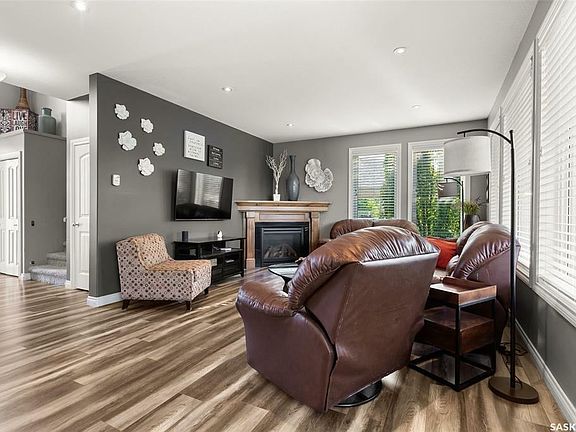 5th image of 433 Fairway Pl