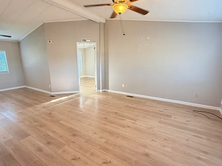 7770 Lone Tree Way — Photo 4