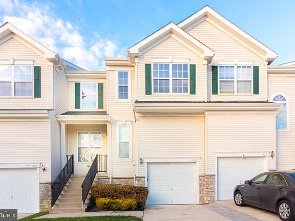 2nd image of 226 Hawthorne Way