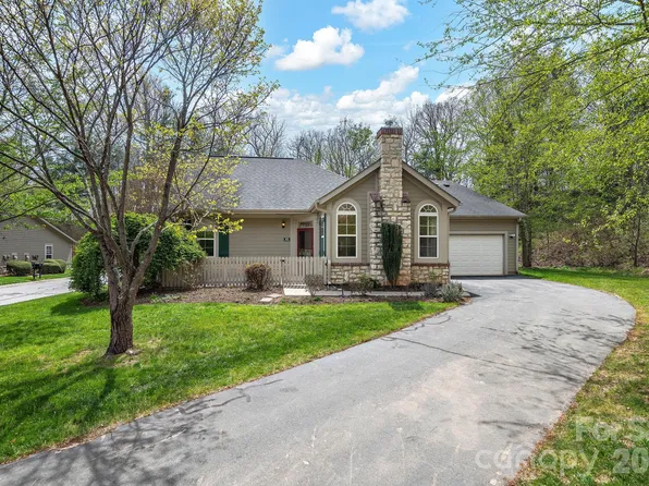 45 Craggy Vista Dr, Swannanoa, NC 28778