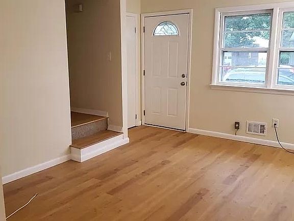 4th image of 93 S 15th Ave #1