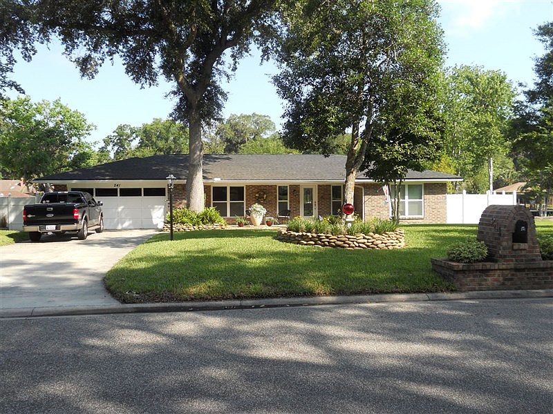 1st image of 241 Oak Dr S