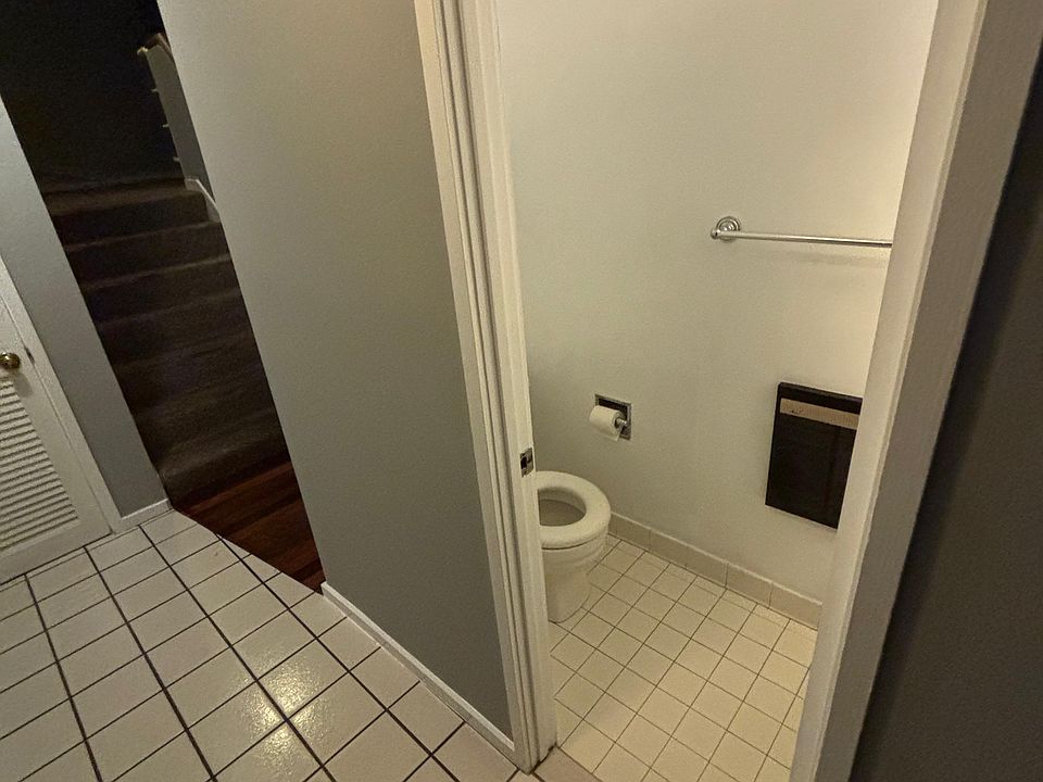 1st image of 2222 Deerfern Cres