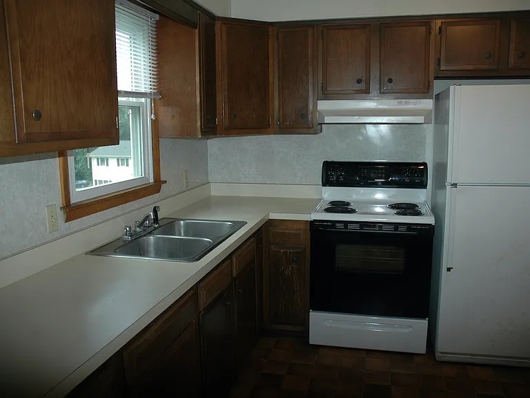 510 Royal Rd — Photo 5