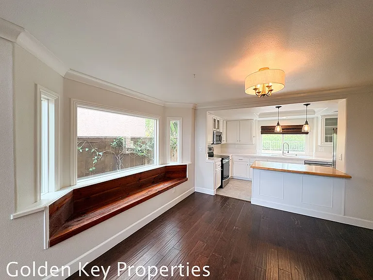 3274 San Tomas Dr — Photo 7