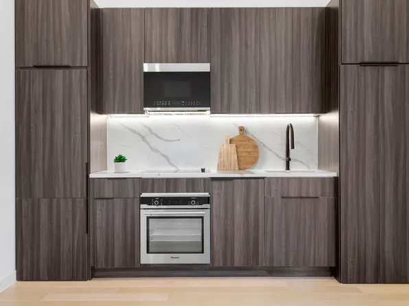 131 Greenpoint Avenue image 1 of 9