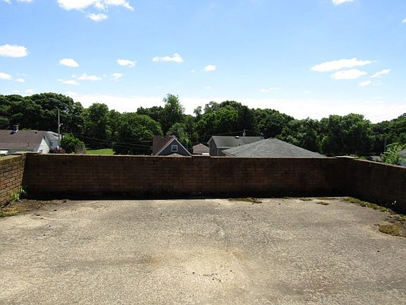 3rd image of 118 Euclid Ave