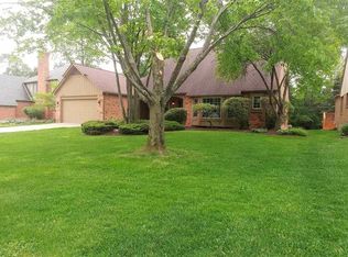 1407 Oakstone Dr, Rochester Hills, MI 48309