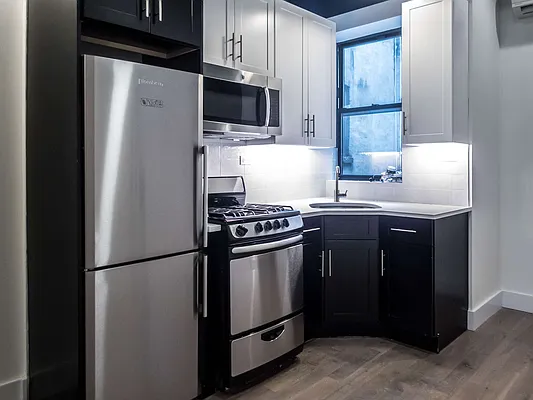 Rented by Lofts and Flats LLC | media 28