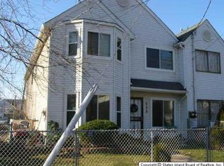300 Lockman Ave, Staten Island, NY 10303