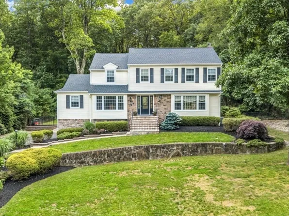 15 Laurel Hill Dr, Randolph Twp., NJ 07869
