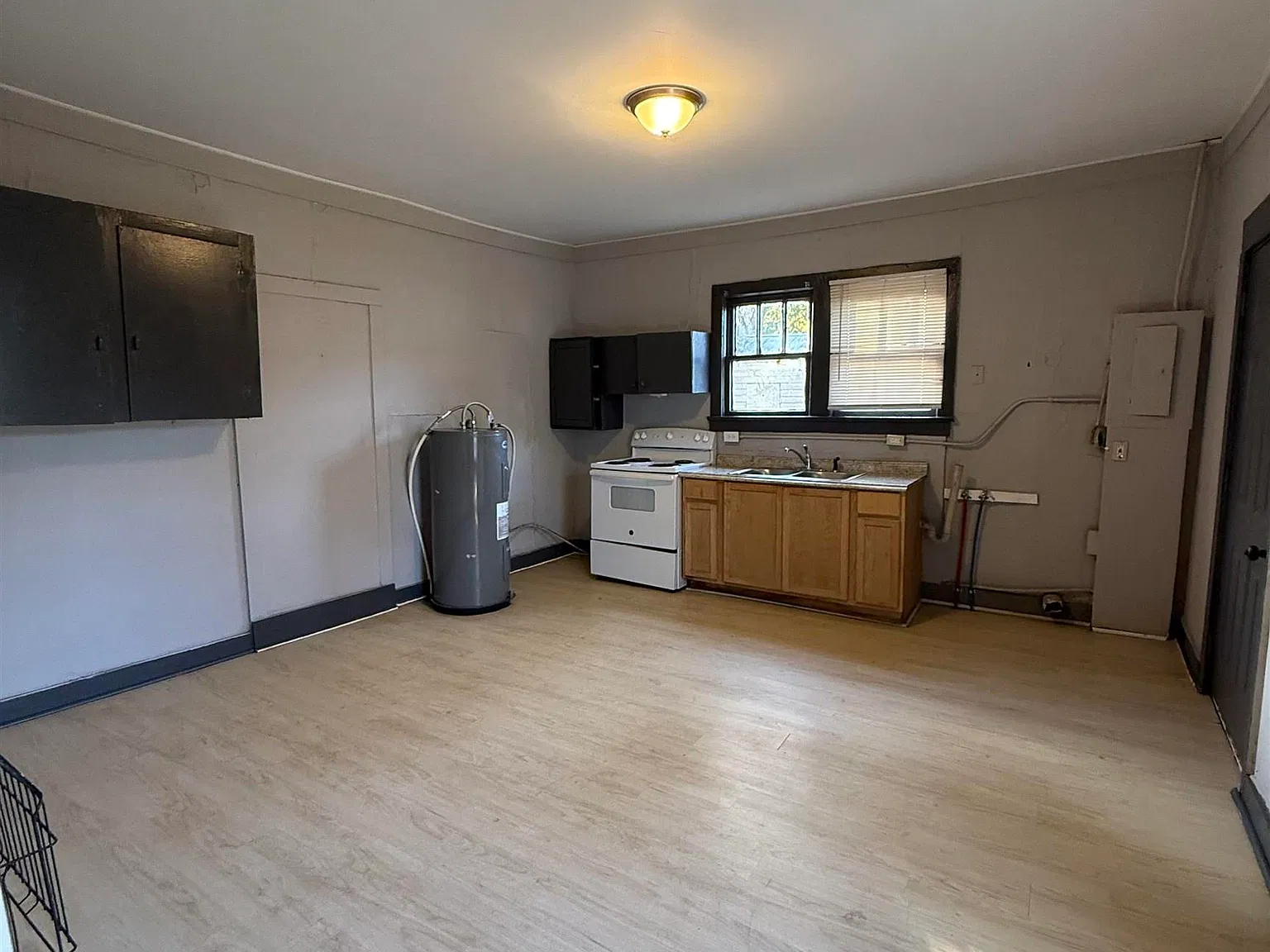 1 bed, 1.0 bath, 900 sqft, $850 — Photo 3