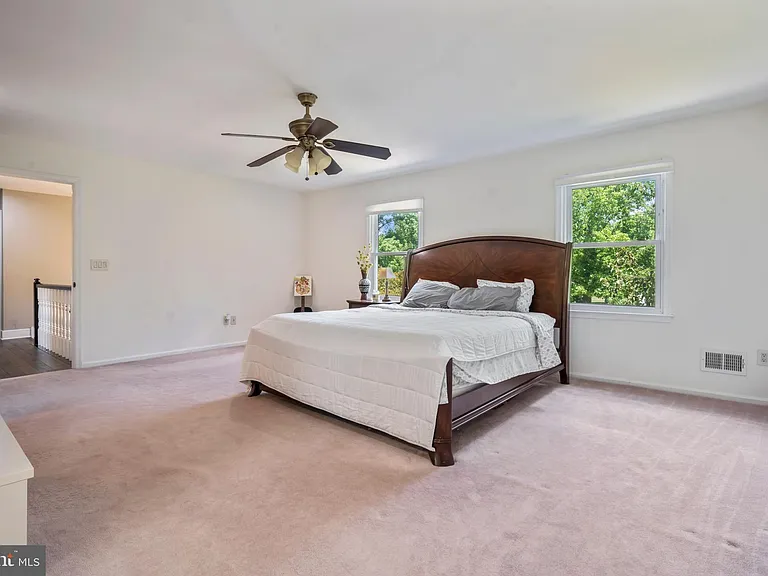 5 Robert Dr — Photo 22