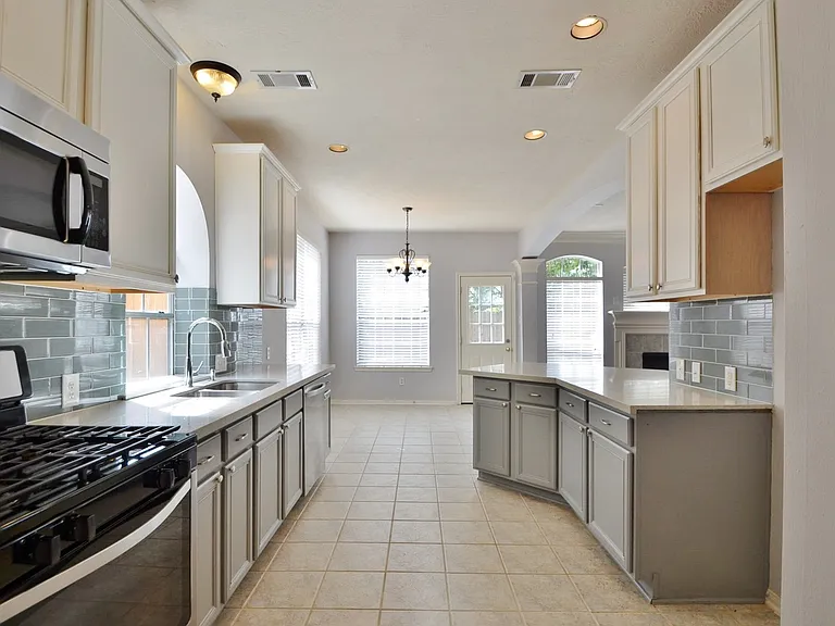 6747 Cleft Stone Dr — Photo 10