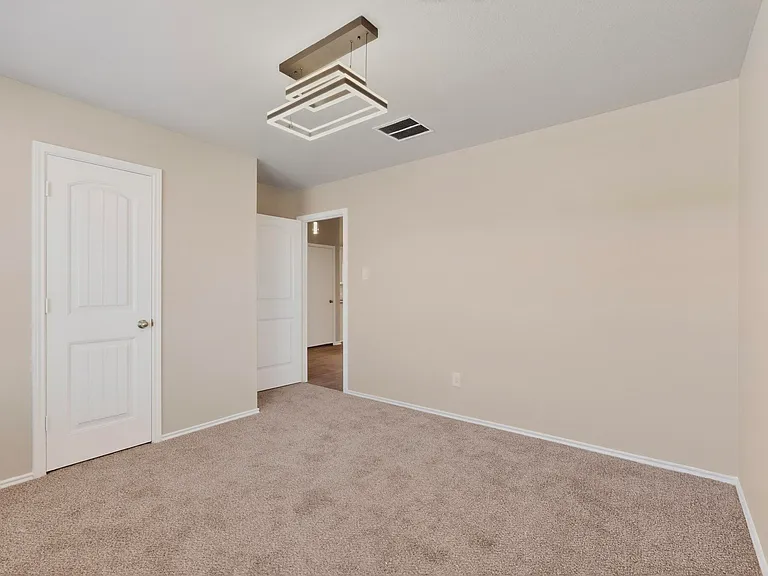 218 Sickle Loop — Photo 22