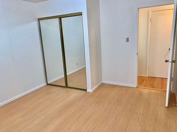 5th image of 1961 Clay St #102