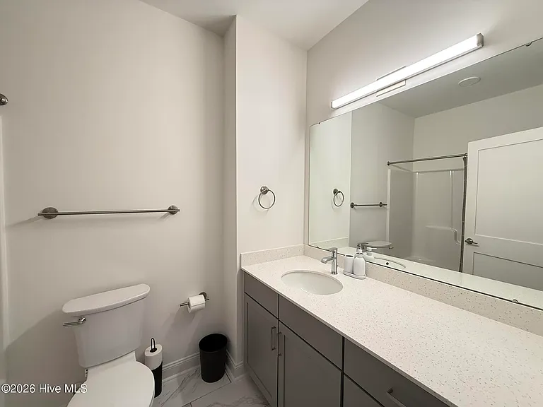 355 James St — Photo 31