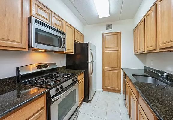 5th image of 1259 Grant Ave APT 5H