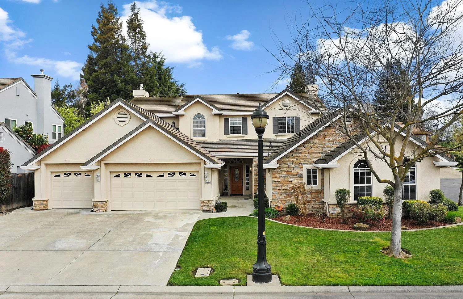 4350 Saint Andrews Dr photo 1