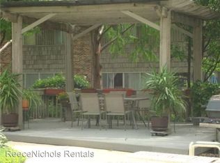8718 Metcalf Ave APT 203, Overland Park, KS 66212