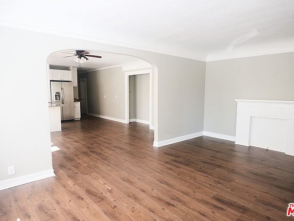 4th image of 2817 S Bronson Ave