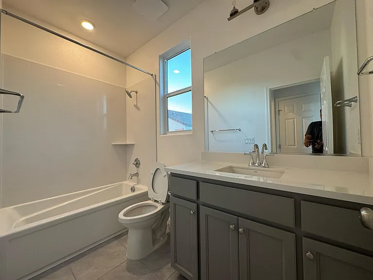 Full Bath !