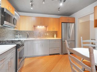 175 Hidden Hollow Ct #175, Edison, NJ 08820