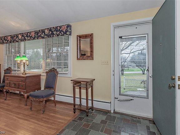 5th image of 13941 Sweetbriar Ln