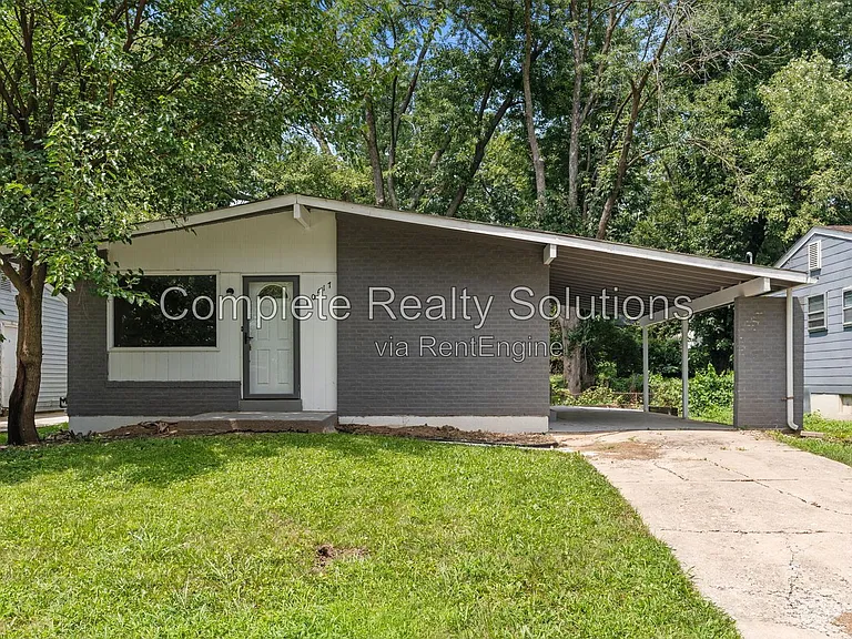 10417 Prince Dr — Photo 1
