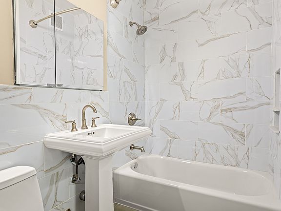 4th image of 4815 30th Ave #1