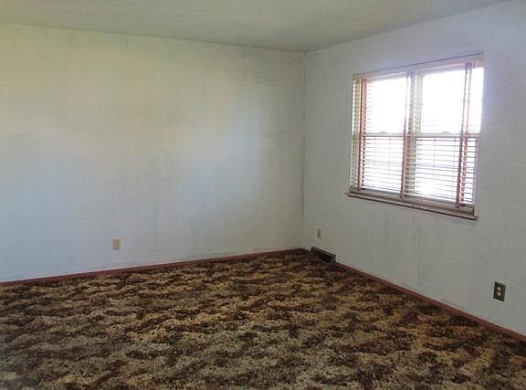 4th image of 1423 Melody Ln