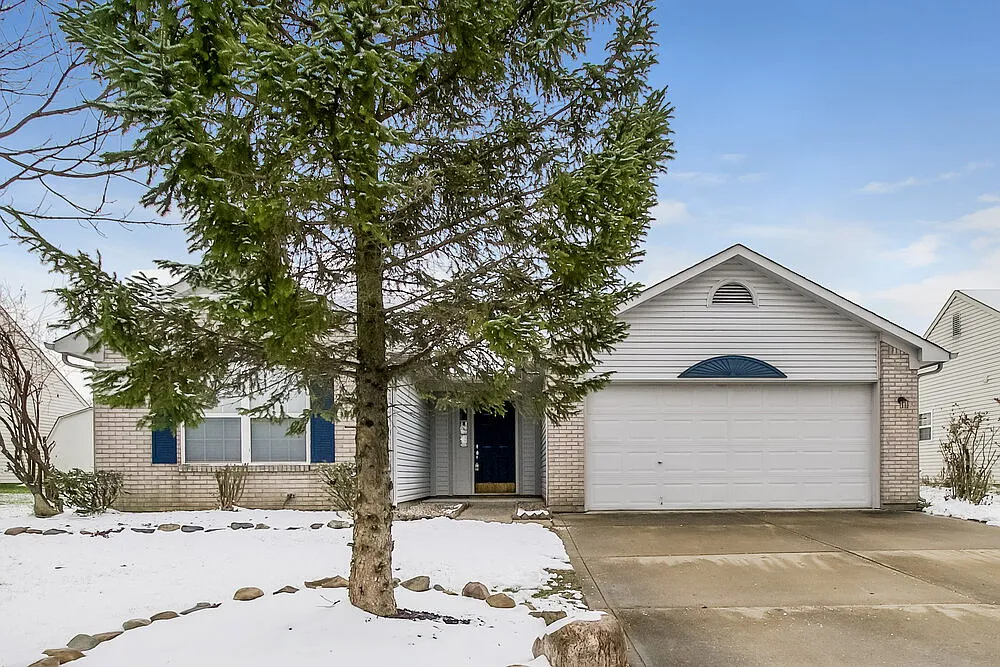 3 bed, 2.0 bath, 1380 sqft, $2,320 — Photo 1