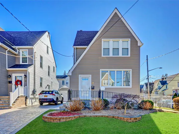 48 Munro Boulevard, Valley Stream, NY 11581