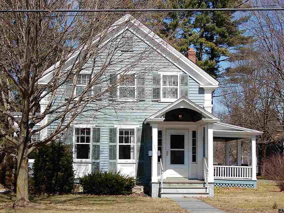 1st image of 95 E Main St