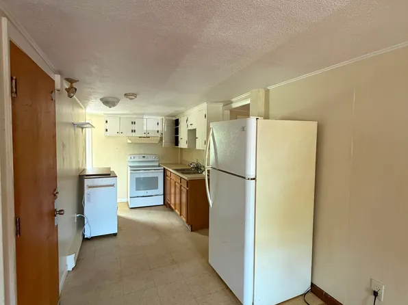 1187 Putnam Pike #2R, Chepachet, RI 02814