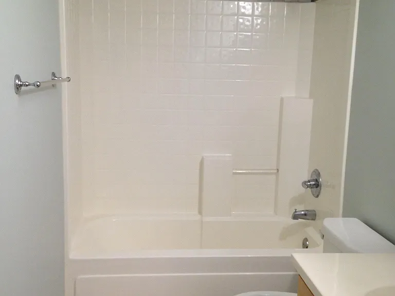 402 Prentice St — Photo 3