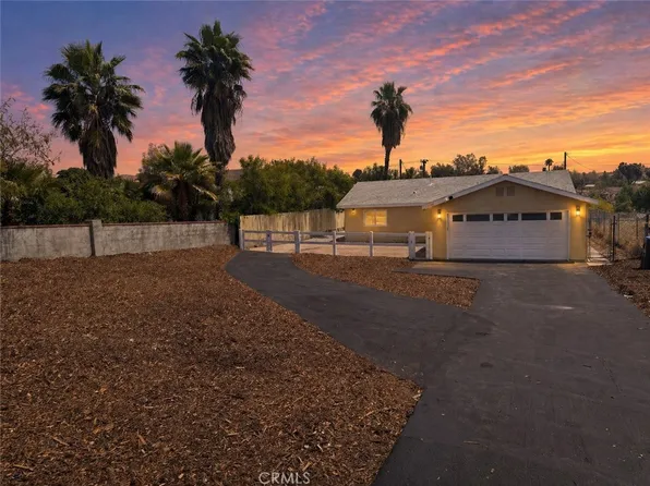 28330 Hampshire Dr, Canyon Lake, CA 92587