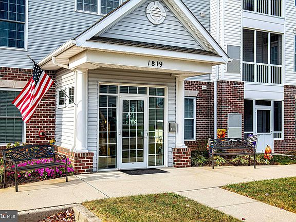 3rd image of 1819 Selvin Dr Unit 303