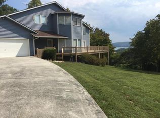 459 Shanghai Landing Ln, La Follette, TN 37766