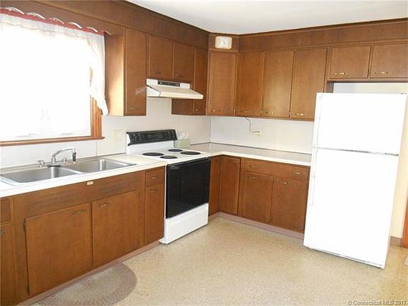 Kitchen newer refrigerator