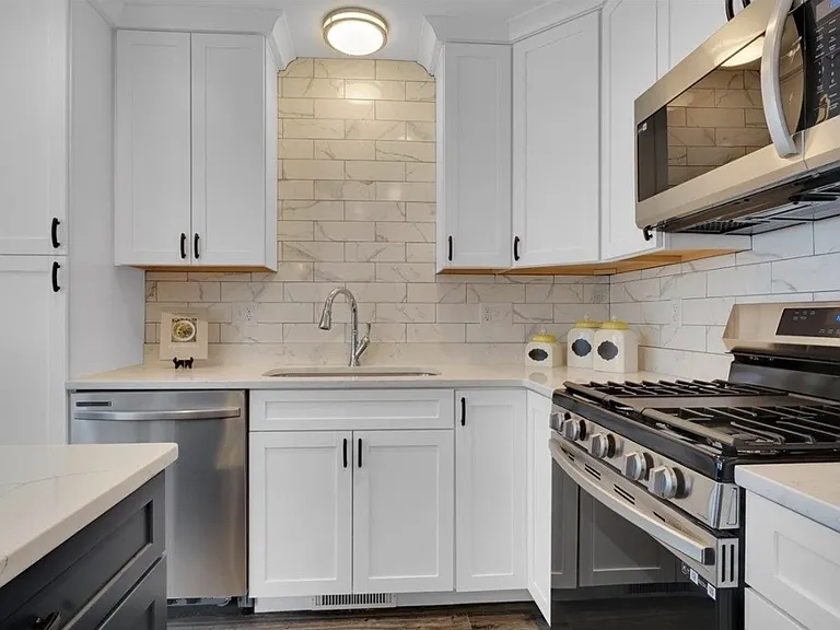 5 Dumaine Ave #C — Photo 8