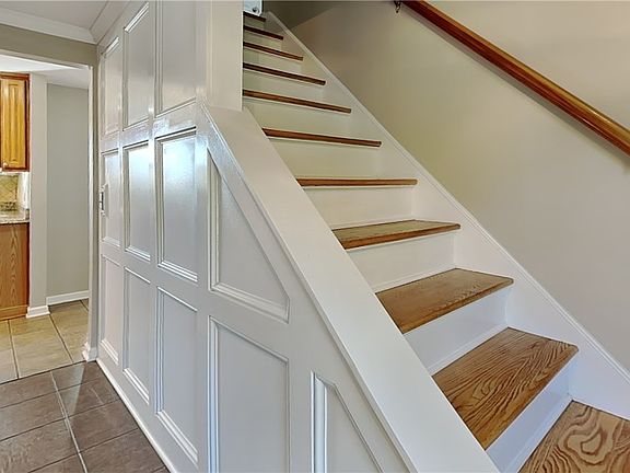 4th image of 1537 King Charles Dr