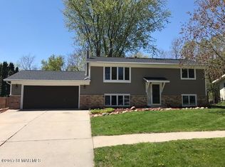 3717 Willow Heights Dr SW, Rochester, MN 55902