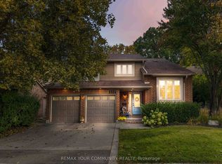 2332 Folkway Dr, Mississauga, ON L5L 3B6