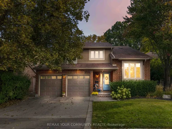 2332 Folkway Dr, Mississauga, ON L5L 3B6