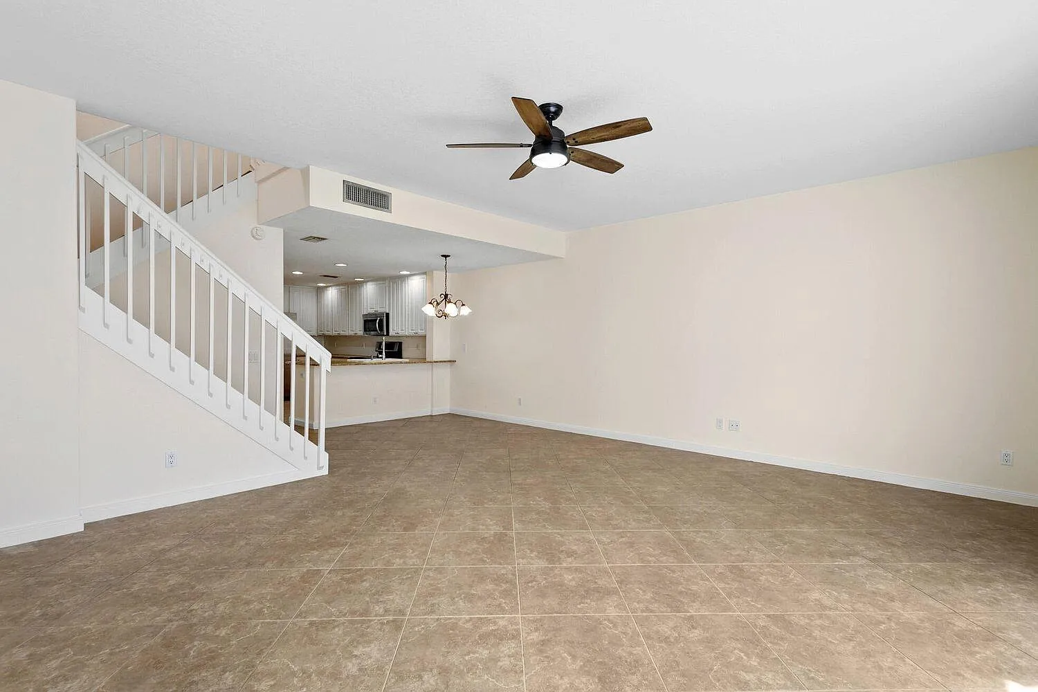4 bed, 3.0 bath, 1830 sqft, $4,200 — Photo 4