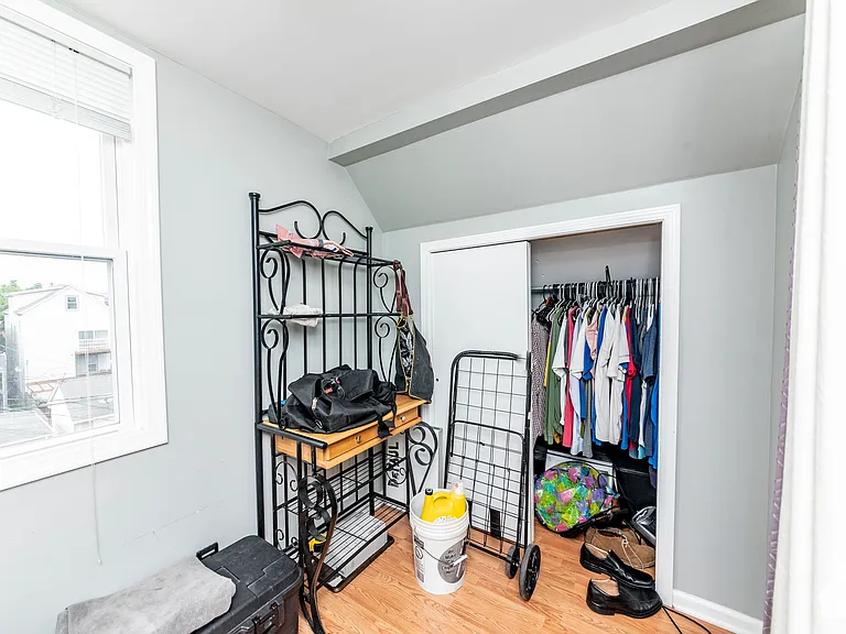 1332 W Barry Ave #3 — Photo 13
