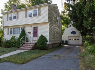 39 Chestnut St, Danvers, MA 01923